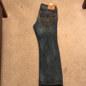 I’m selling true religion jeans